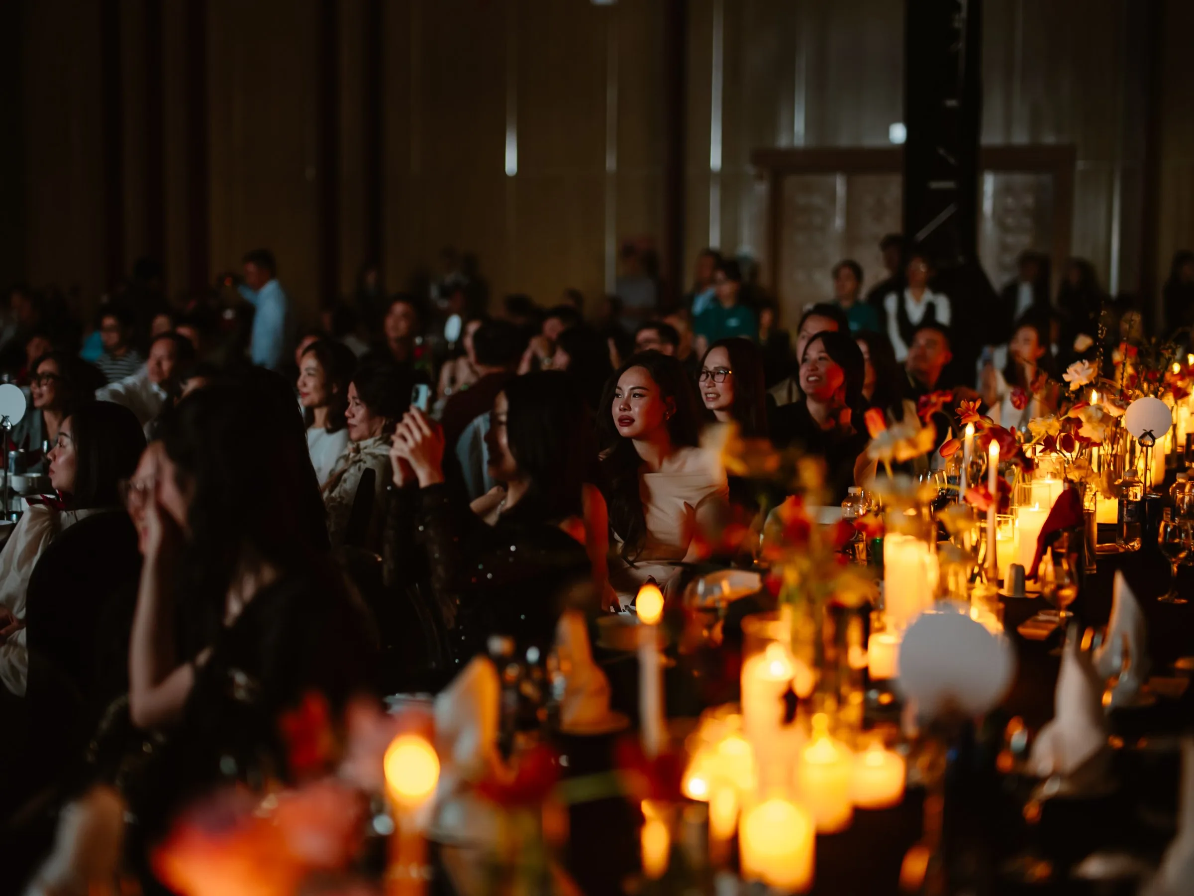 Candlelit reception tables at an intimate Da Nang wedding