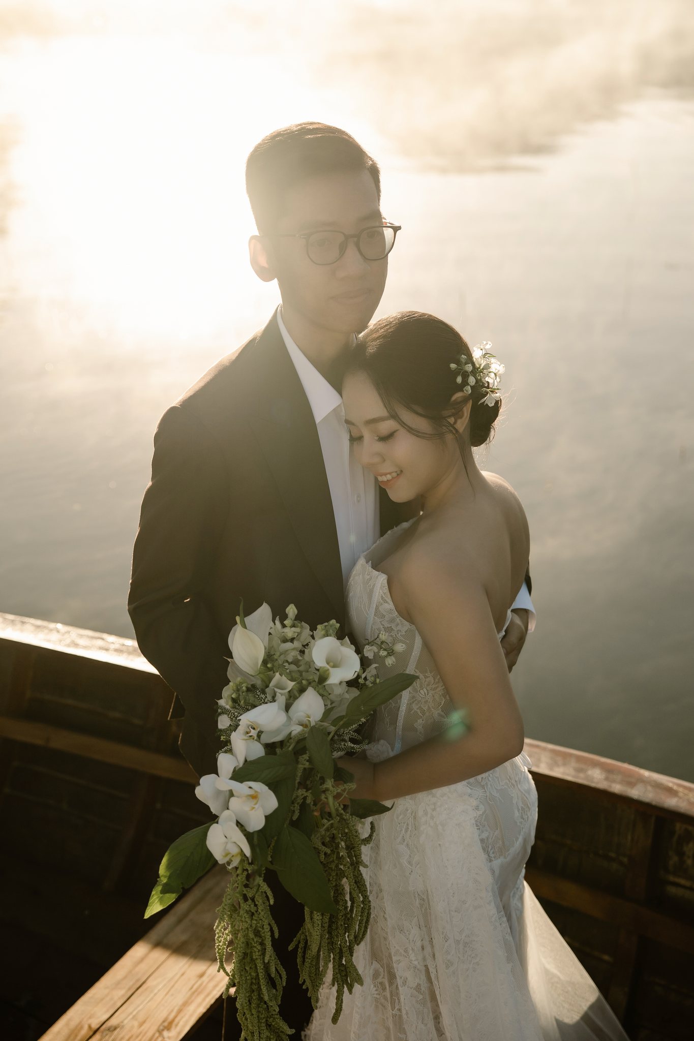 An & Phuong: A Three-Location Da Lat Pre-Wedding & Engagement Shoot, from Misty Suoi Tia to the Cau Dat Tea Hills