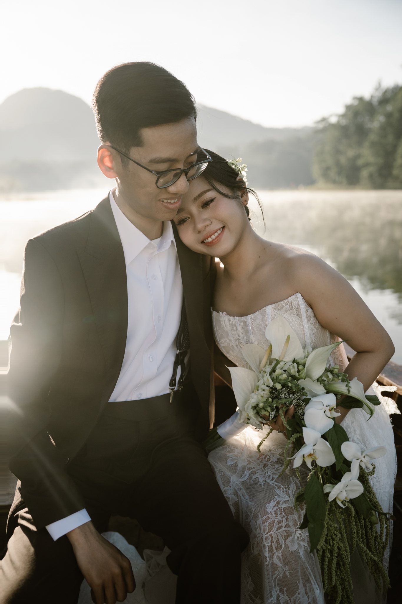 An & Phuong: A Three-Location Da Lat Pre-Wedding & Engagement Shoot, from Misty Suoi Tia to the Cau Dat Tea Hills
