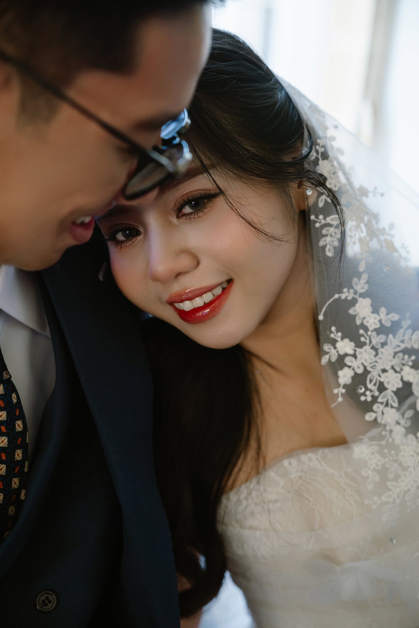 An & Phuong: A Three-Location Da Lat Pre-Wedding & Engagement Shoot, from Misty Suoi Tia to the Cau Dat Tea Hills