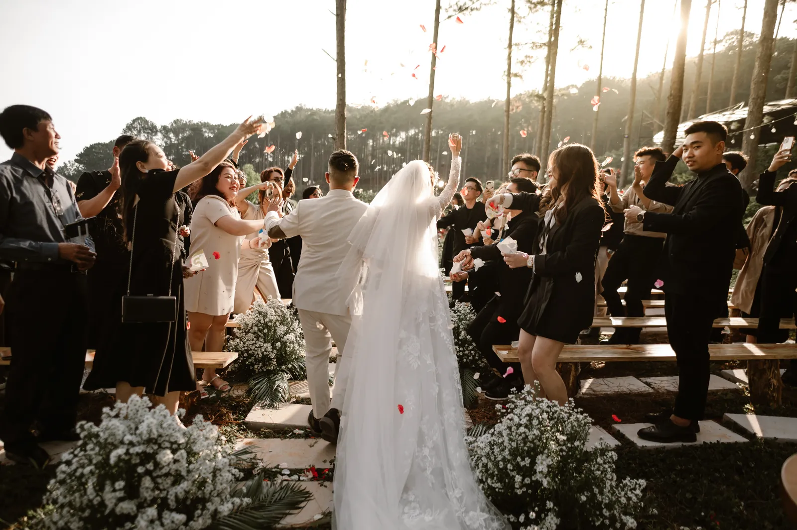 A Da Lat Destination Wedding in the Pine Forest, Huy & Tú