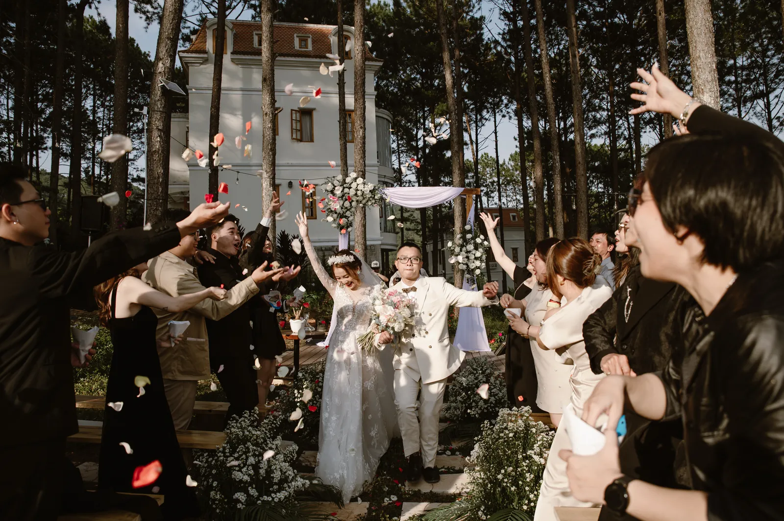A Da Lat Destination Wedding in the Pine Forest, Huy & Tú