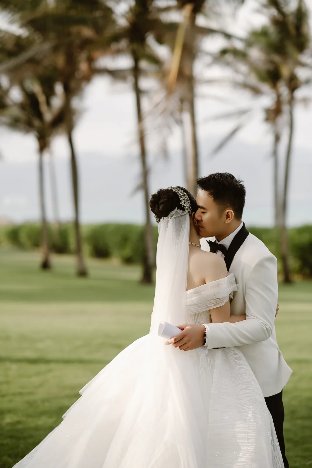 A Destination Beach Wedding at Mövenpick Resort Cam Ranh, Nha Trang | Long & Hà