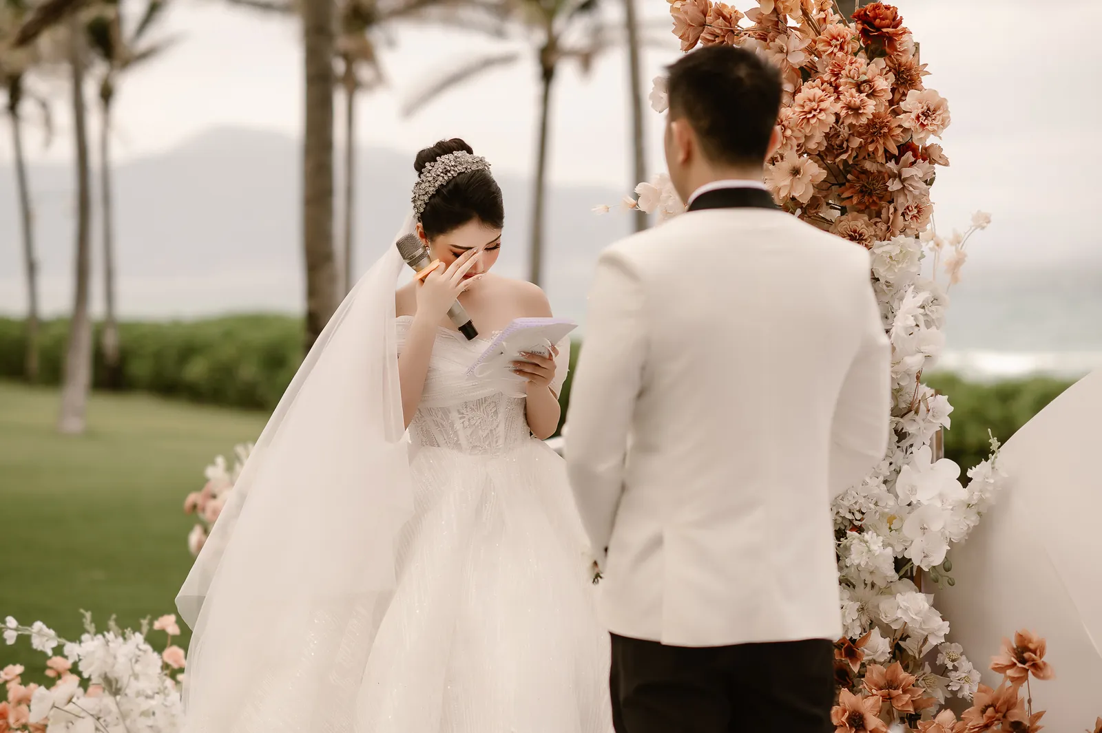 A Destination Beach Wedding at Mövenpick Resort Cam Ranh, Nha Trang | Long & Hà