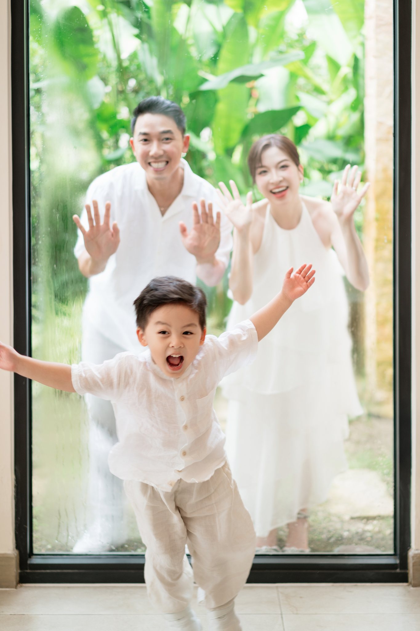 Melia Ho Tram Family & Engagement Photoshoot: A Beach Resort Session Near Saigon (Tim & Hai Anh)