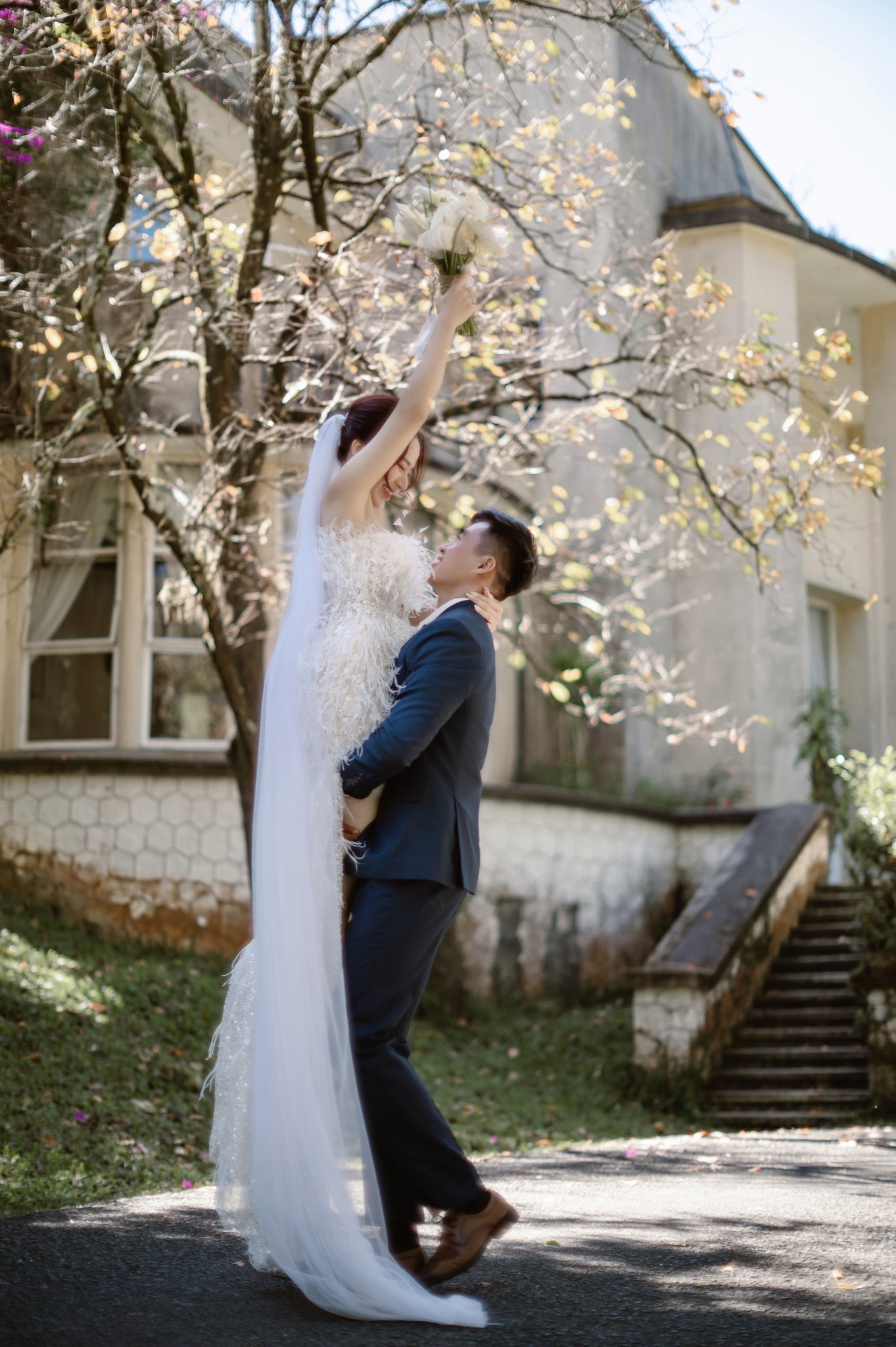 Phuong Anh & Thai: A Misty Pine Forest Pre-Wedding & Engagement Shoot in Da Lat