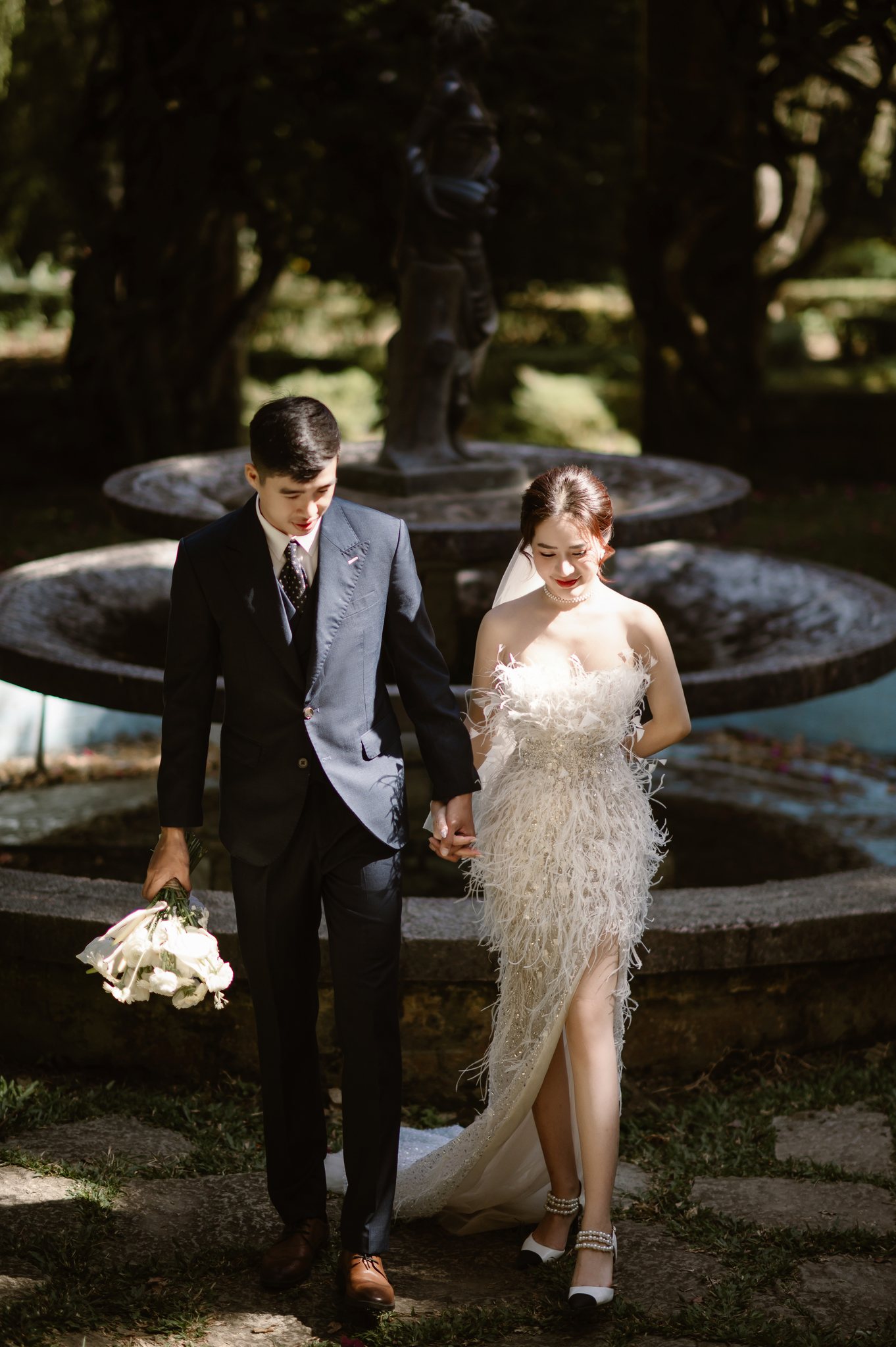 Phuong Anh & Thai: A Misty Pine Forest Pre-Wedding & Engagement Shoot in Da Lat