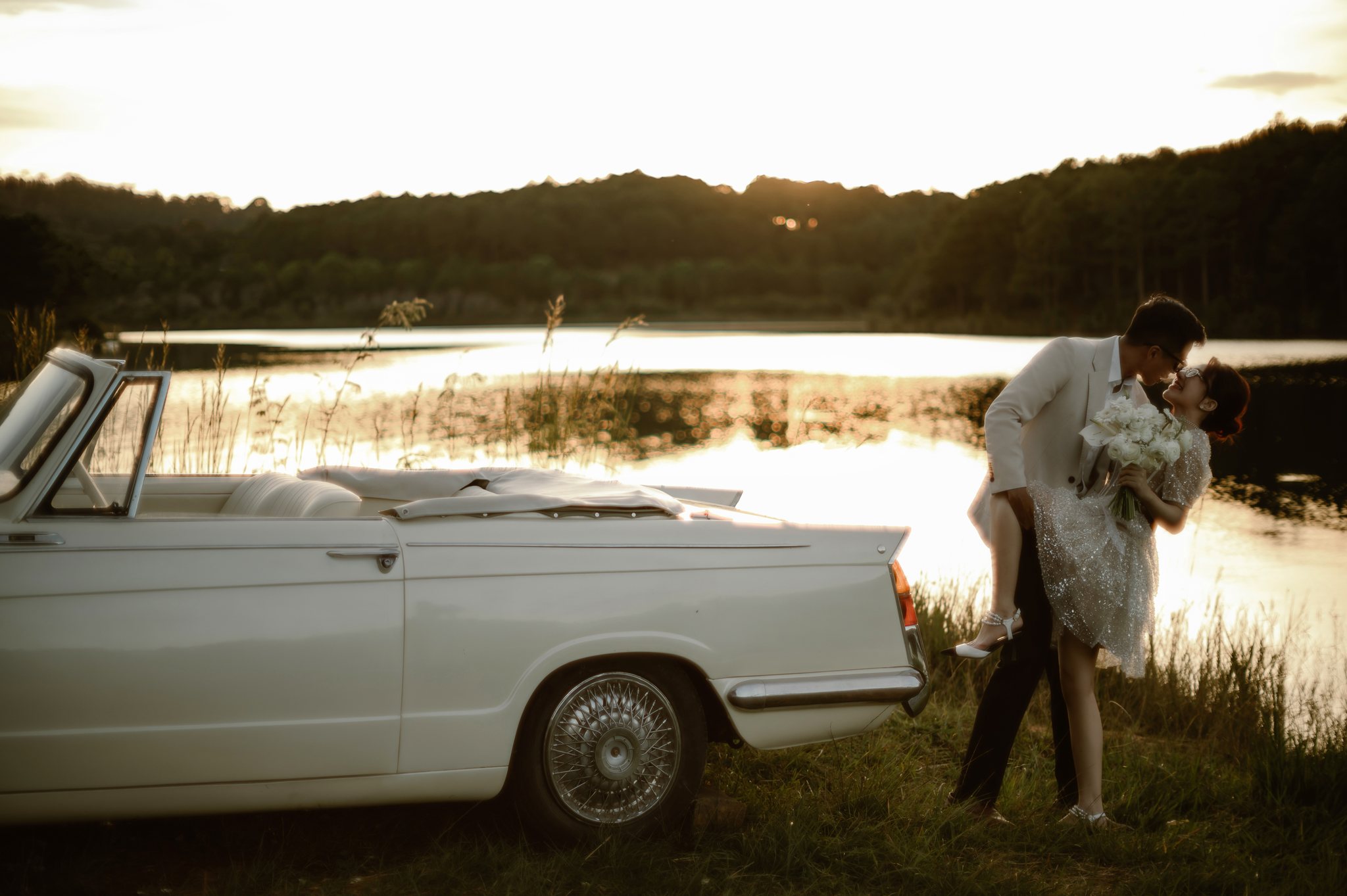 Phuong Anh & Thai: A Misty Pine Forest Pre-Wedding & Engagement Shoot in Da Lat
