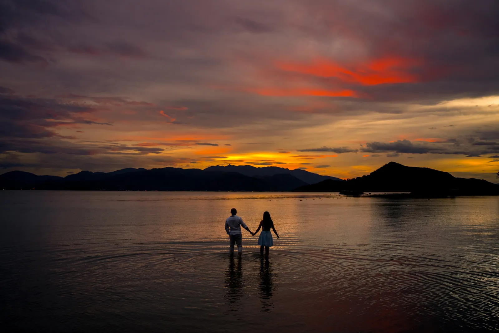 A Sunset Pre-Wedding at L'Alya Ninh Van Bay, Nha Trang | Stephanie & Dung