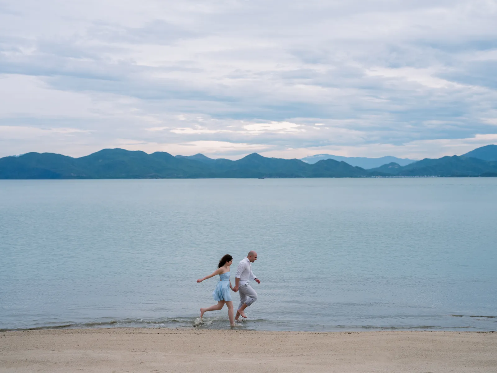A Sunset Pre-Wedding at L'Alya Ninh Van Bay, Nha Trang | Stephanie & Dung