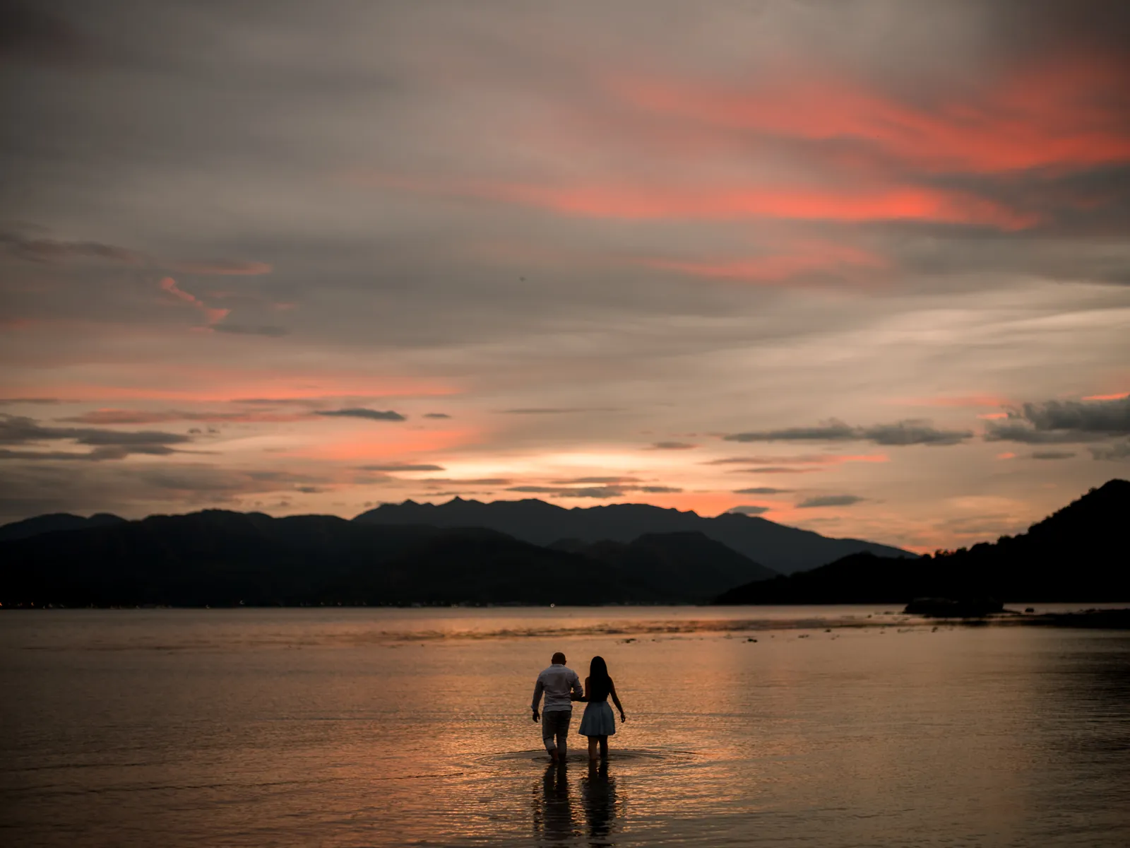 A Sunset Pre-Wedding at L'Alya Ninh Van Bay, Nha Trang | Stephanie & Dung