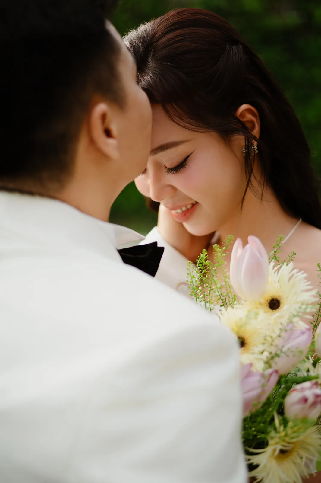 A Saigon Pre-Wedding in Three Scenes: Dream Garden, the City Museum and the Thu Thiem Rooftop | Thịnh & Tuyền