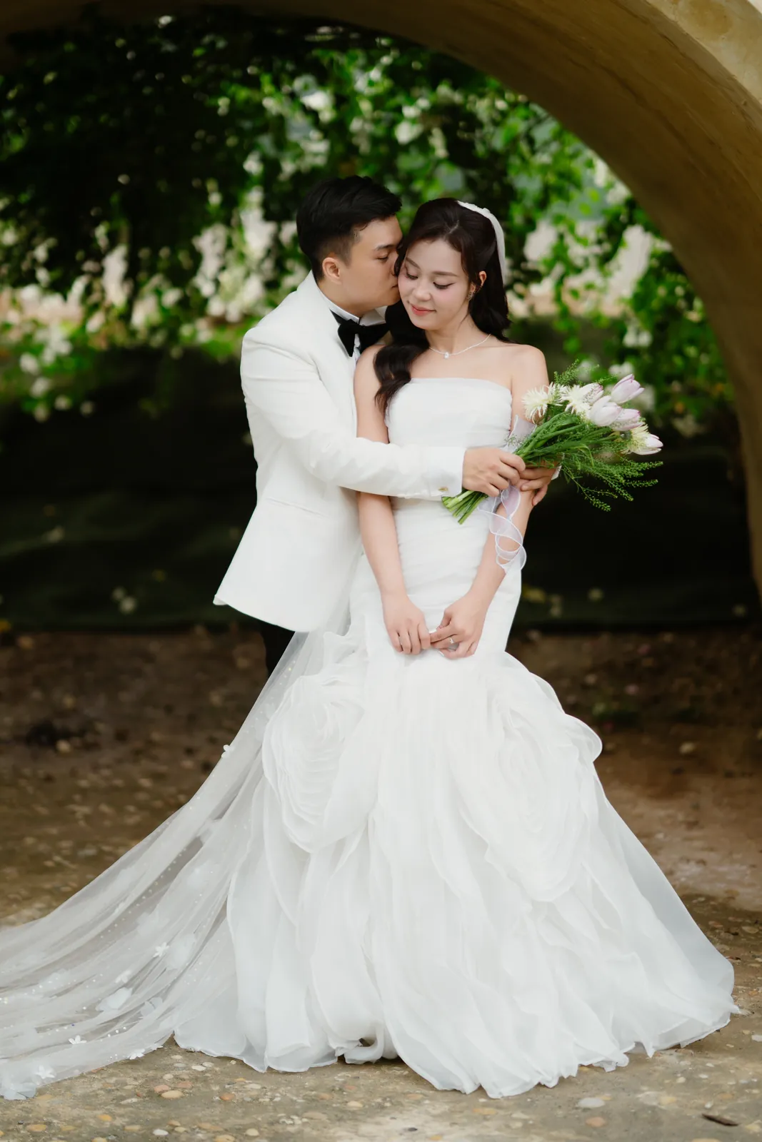 A Saigon Pre-Wedding in Three Scenes: Dream Garden, the City Museum and the Thu Thiem Rooftop | Thịnh & Tuyền