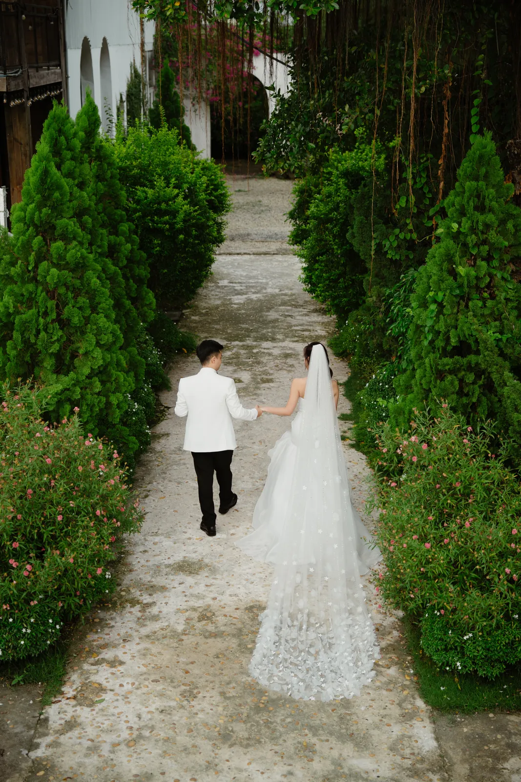 A Saigon Pre-Wedding in Three Scenes: Dream Garden, the City Museum and the Thu Thiem Rooftop | Thịnh & Tuyền