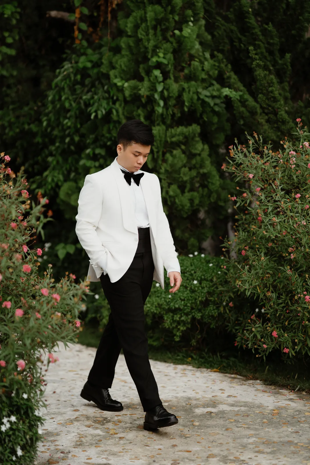 A Saigon Pre-Wedding in Three Scenes: Dream Garden, the City Museum and the Thu Thiem Rooftop | Thịnh & Tuyền