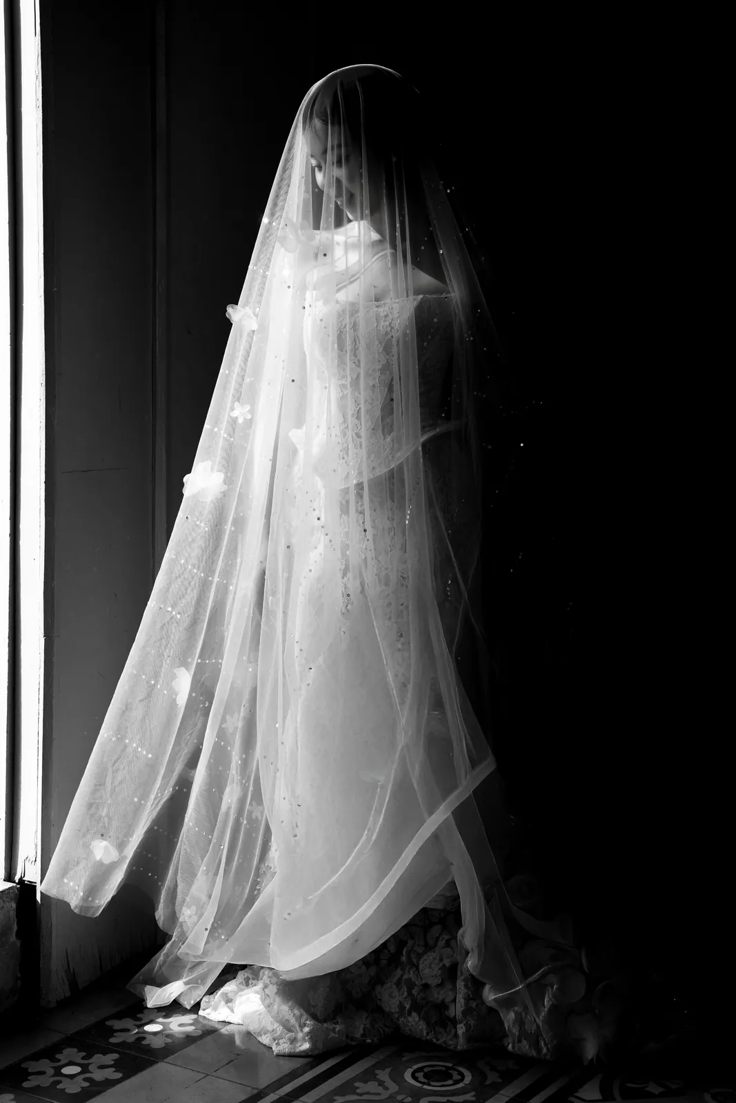 A Saigon Pre-Wedding in Three Scenes: Dream Garden, the City Museum and the Thu Thiem Rooftop | Thịnh & Tuyền
