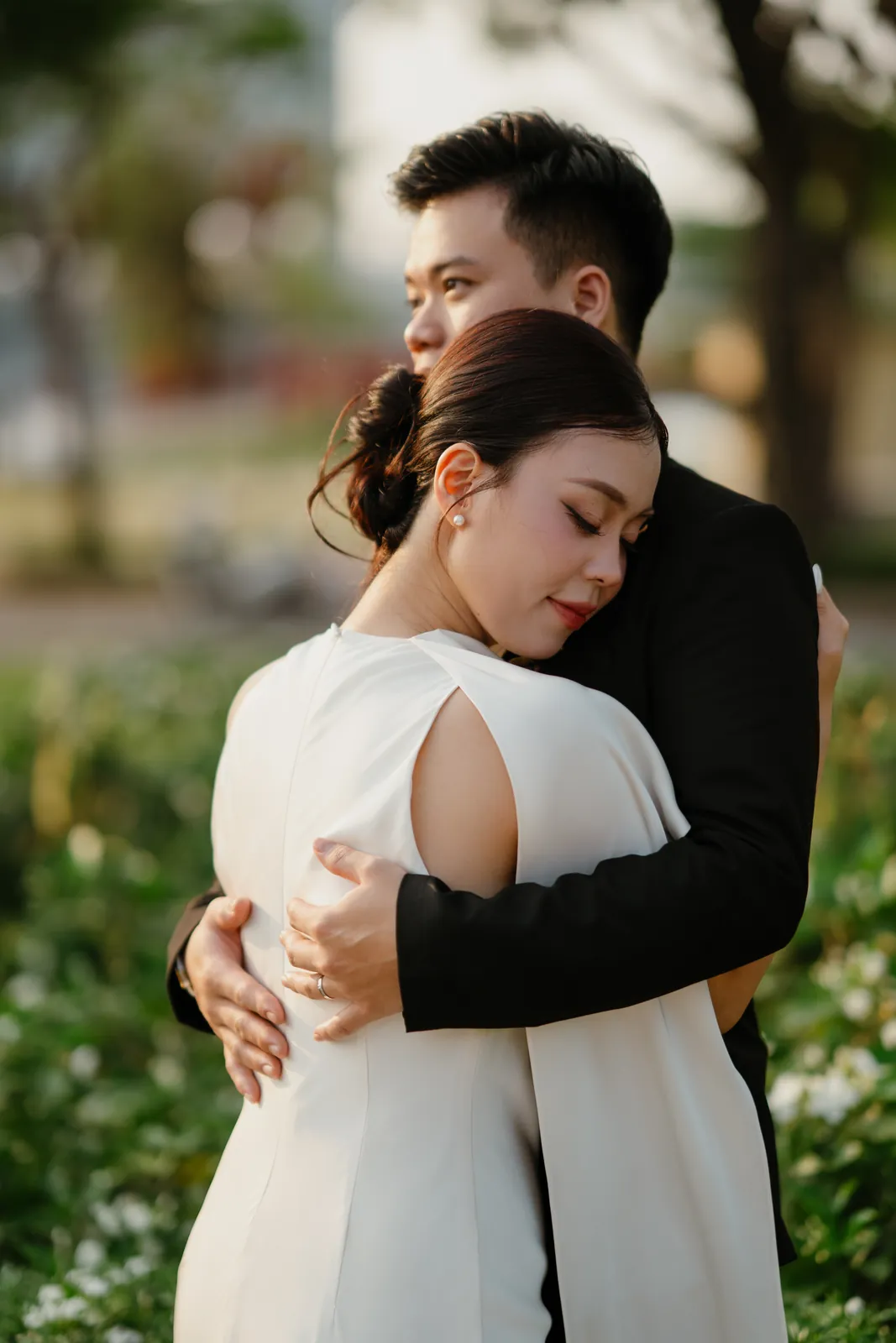 A Saigon Pre-Wedding in Three Scenes: Dream Garden, the City Museum and the Thu Thiem Rooftop | Thịnh & Tuyền