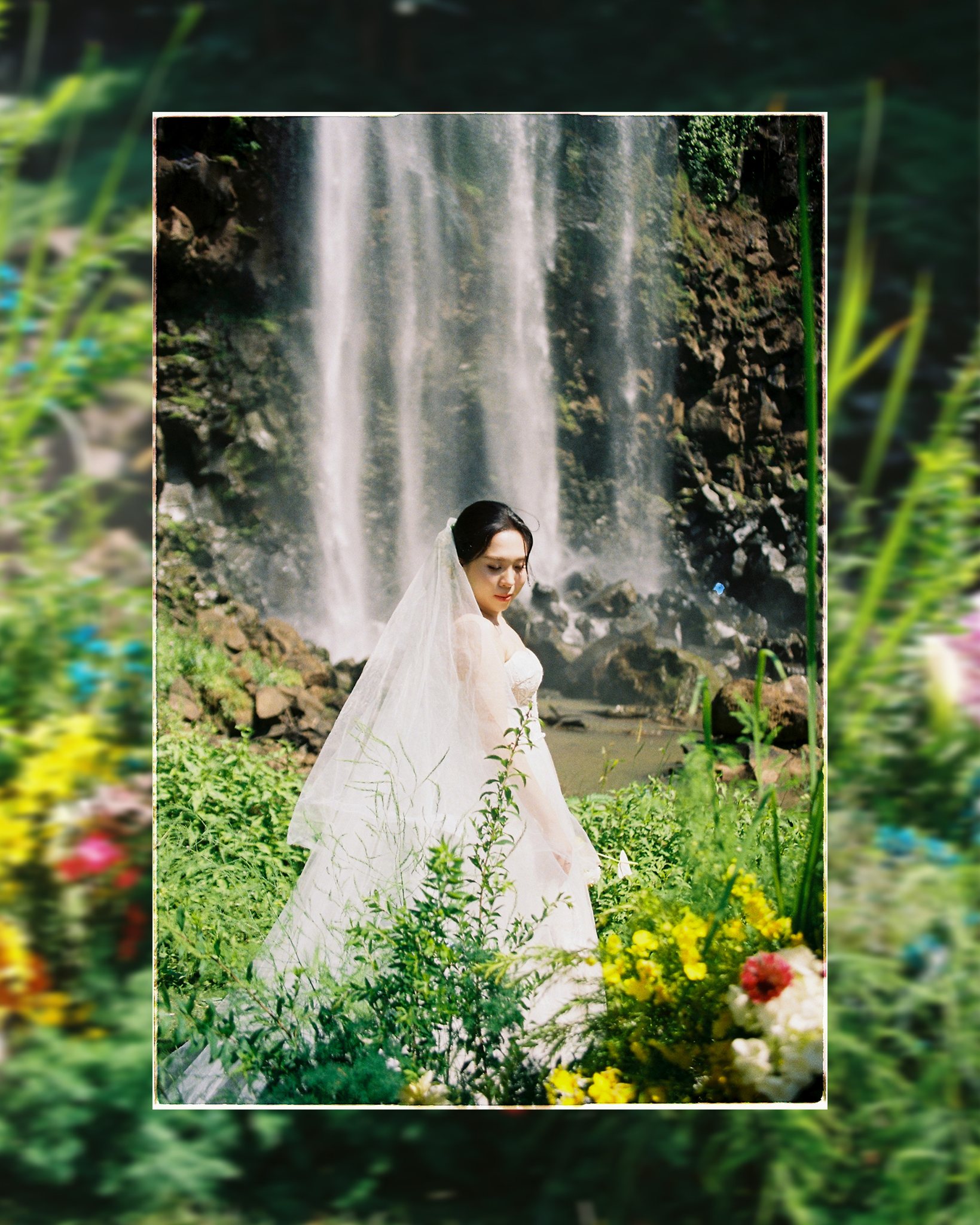 A Da Lat Waterfall Elopement on 35mm Film — Tiến Anh & Trân's Private Vow Ceremony at Liêng Chi Nha & Suối Tía