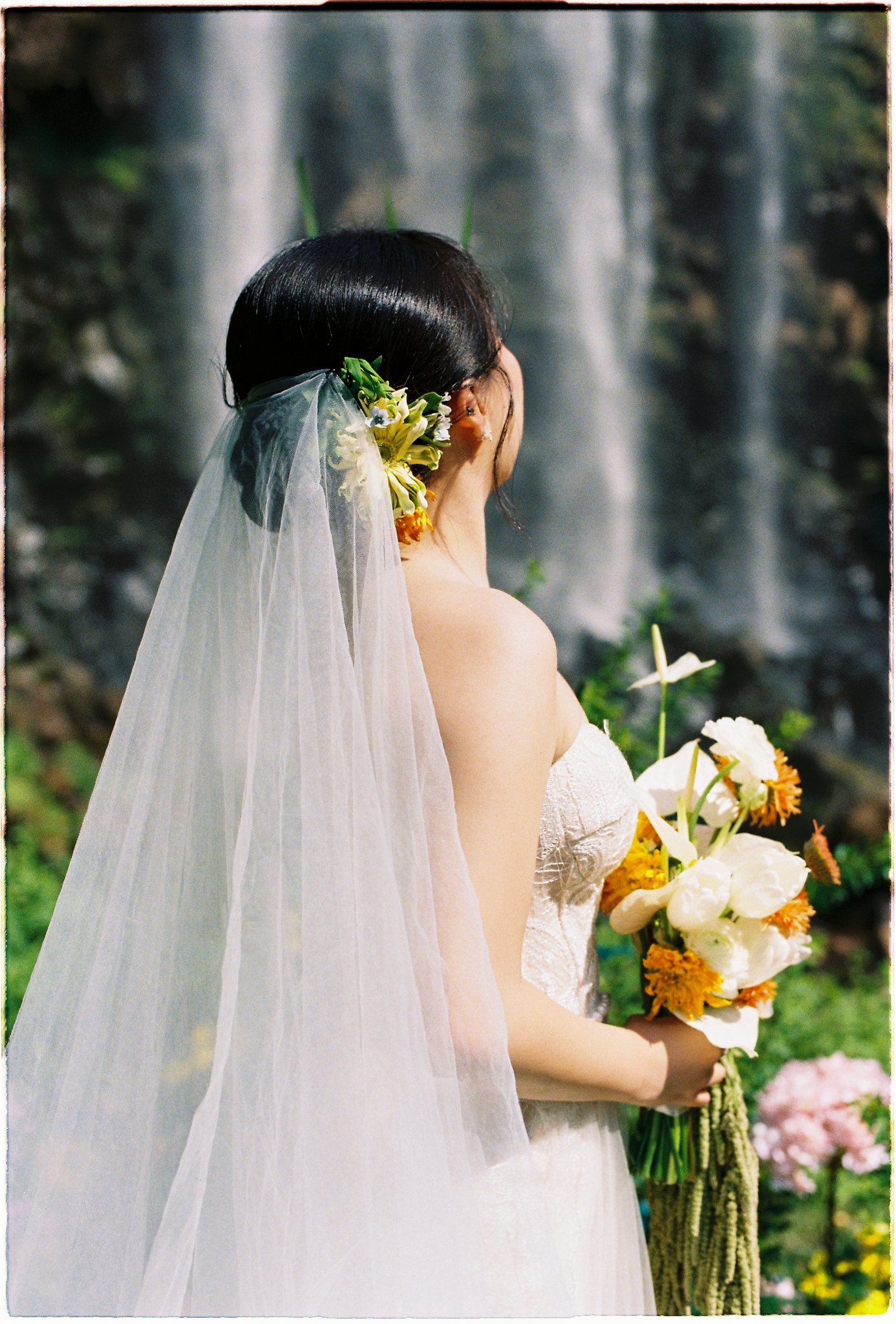 A Da Lat Waterfall Elopement on 35mm Film — Tiến Anh & Trân's Private Vow Ceremony at Liêng Chi Nha & Suối Tía