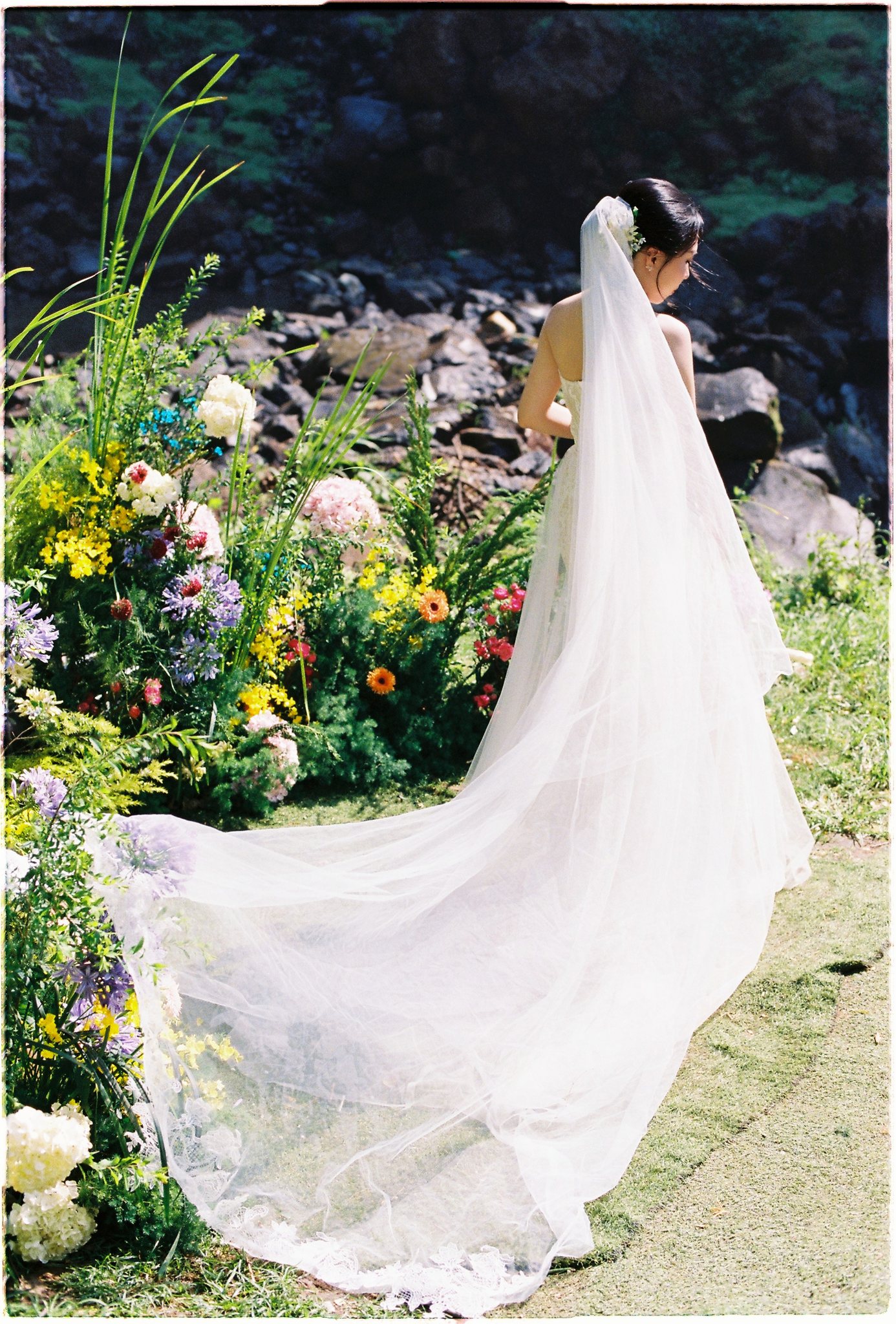 A Da Lat Waterfall Elopement on 35mm Film — Tiến Anh & Trân's Private Vow Ceremony at Liêng Chi Nha & Suối Tía