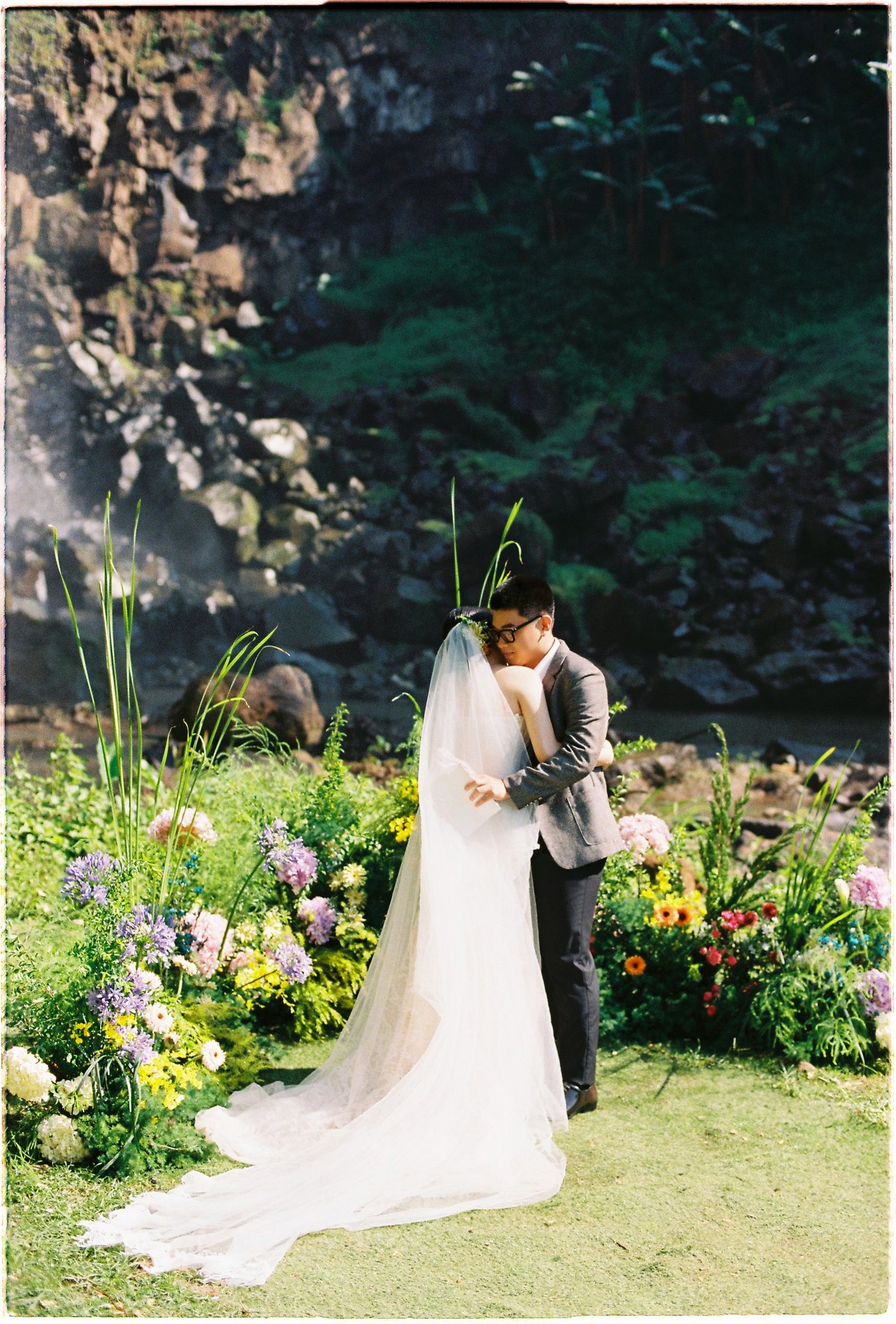 A Da Lat Waterfall Elopement on 35mm Film — Tiến Anh & Trân's Private Vow Ceremony at Liêng Chi Nha & Suối Tía