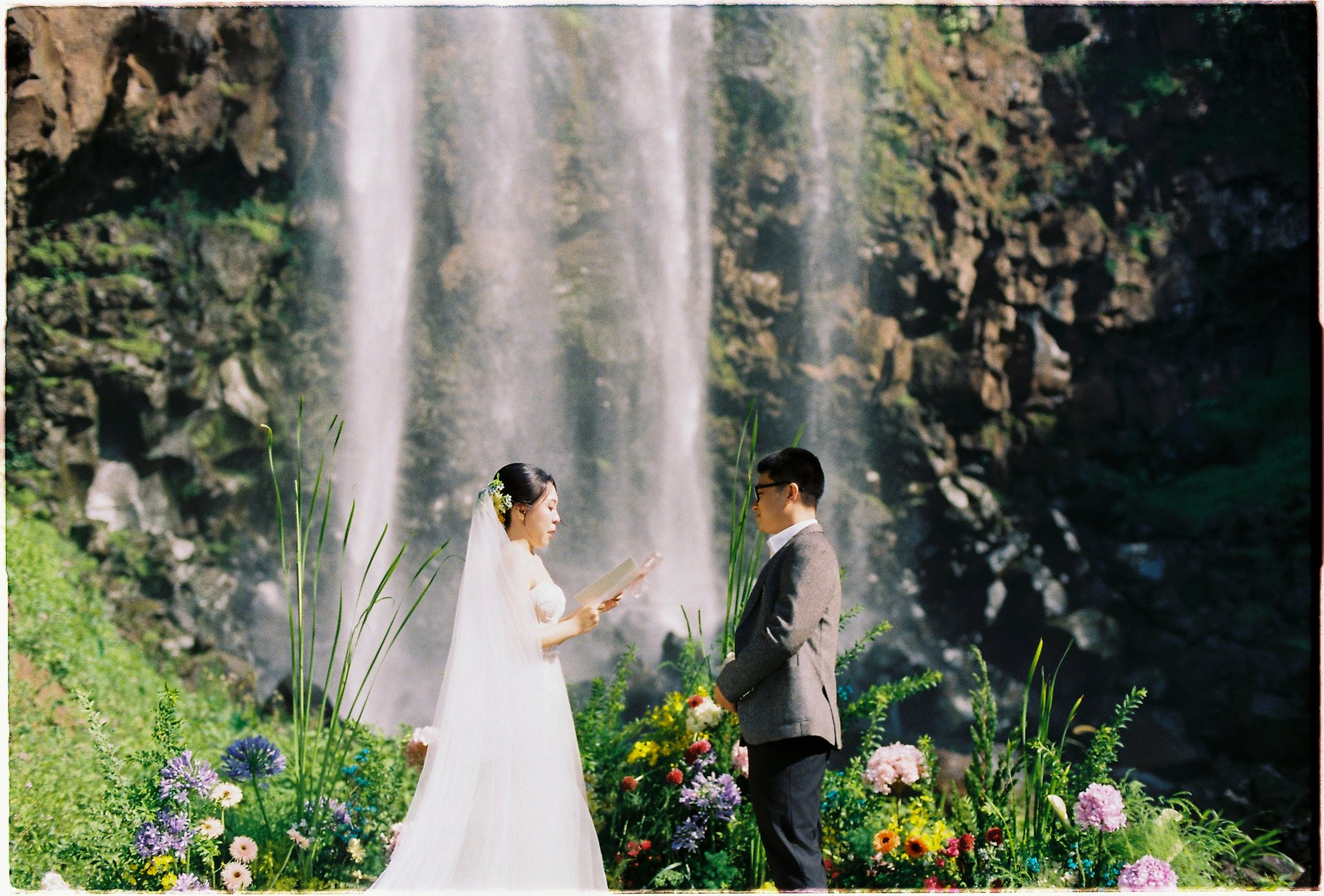 A Da Lat Waterfall Elopement on 35mm Film — Tiến Anh & Trân's Private Vow Ceremony at Liêng Chi Nha & Suối Tía