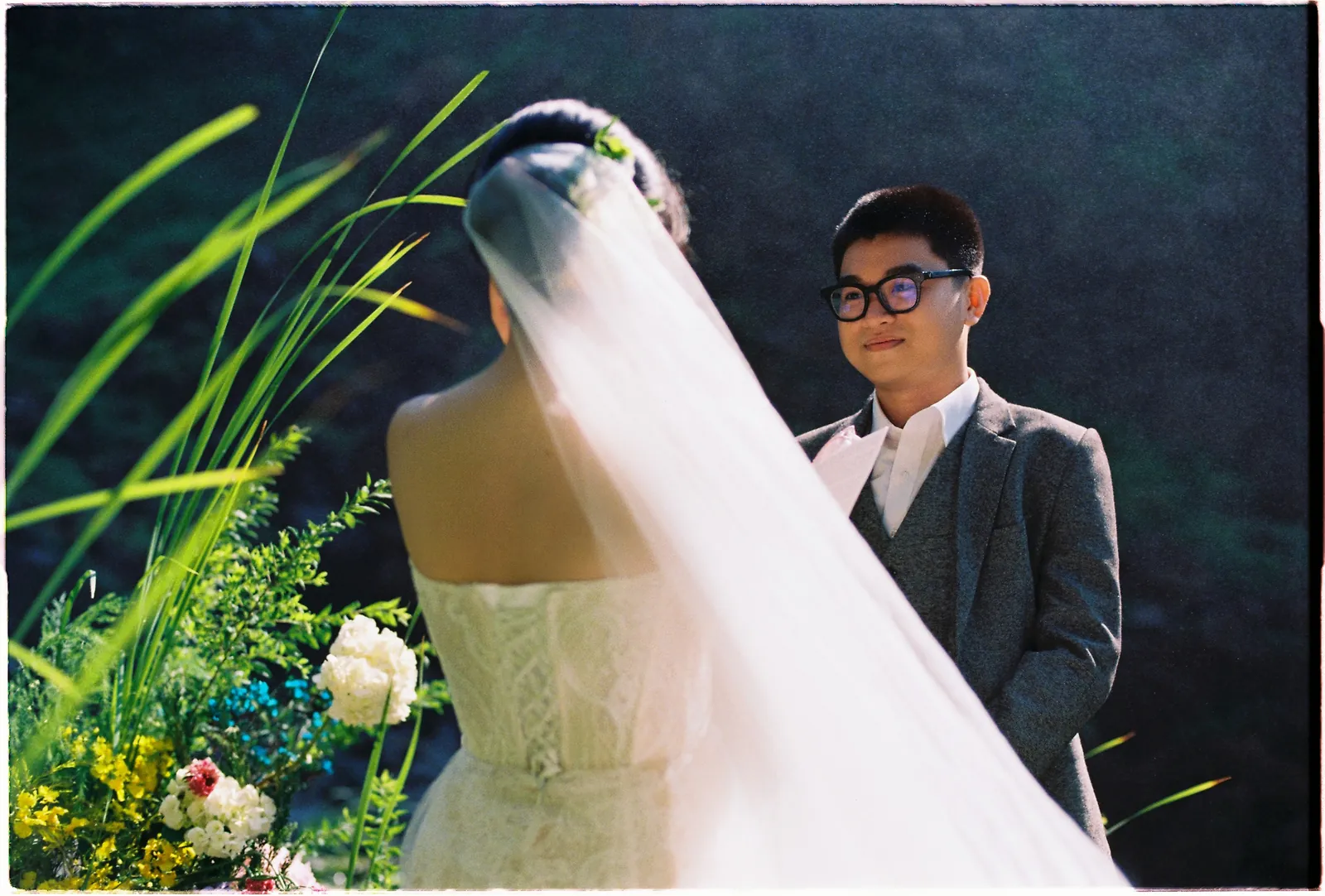 A Da Lat Waterfall Elopement on 35mm Film: Tiến Anh & Trân's Private Vow Ceremony at Liêng Chi Nha & Suối Tía