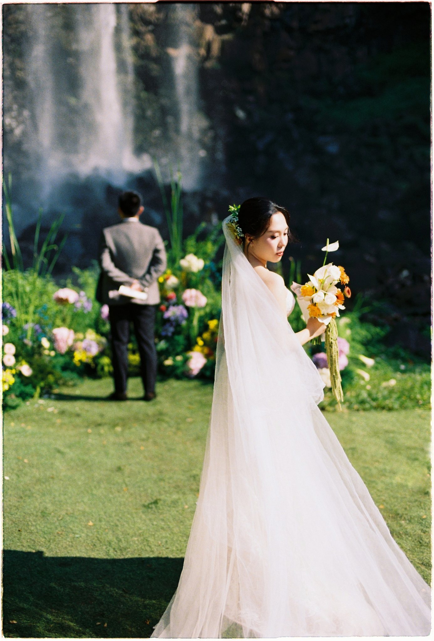 A Da Lat Waterfall Elopement on 35mm Film — Tiến Anh & Trân's Private Vow Ceremony at Liêng Chi Nha & Suối Tía