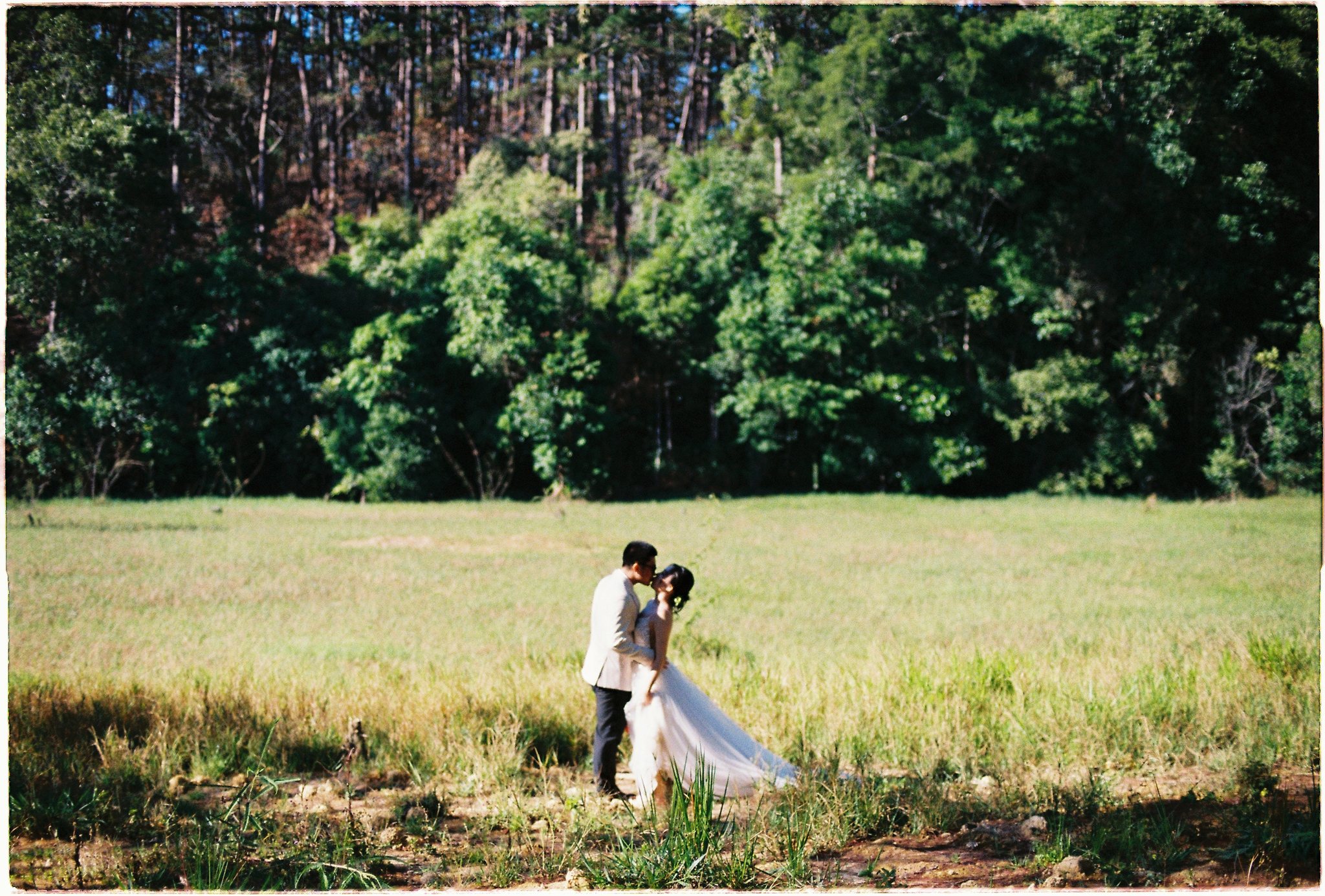 A Da Lat Waterfall Elopement on 35mm Film — Tiến Anh & Trân's Private Vow Ceremony at Liêng Chi Nha & Suối Tía