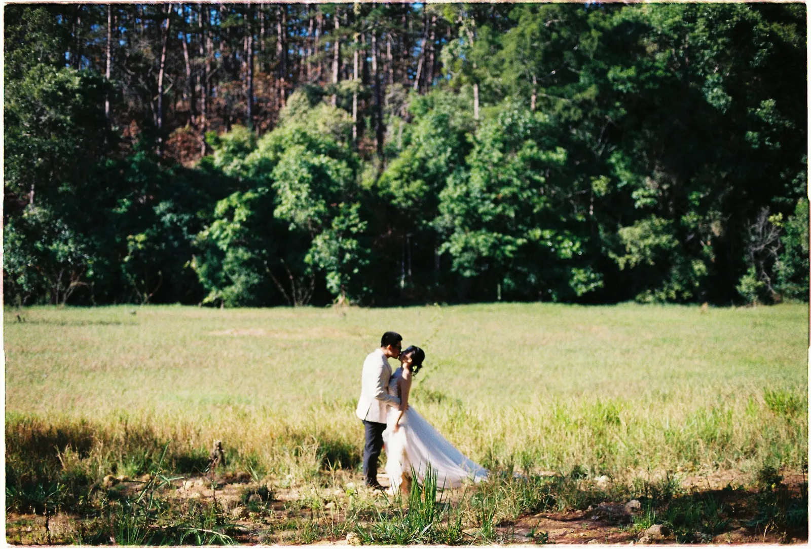 A Da Lat Waterfall Elopement on 35mm Film: Tiến Anh & Trân's Private Vow Ceremony at Liêng Chi Nha & Suối Tía