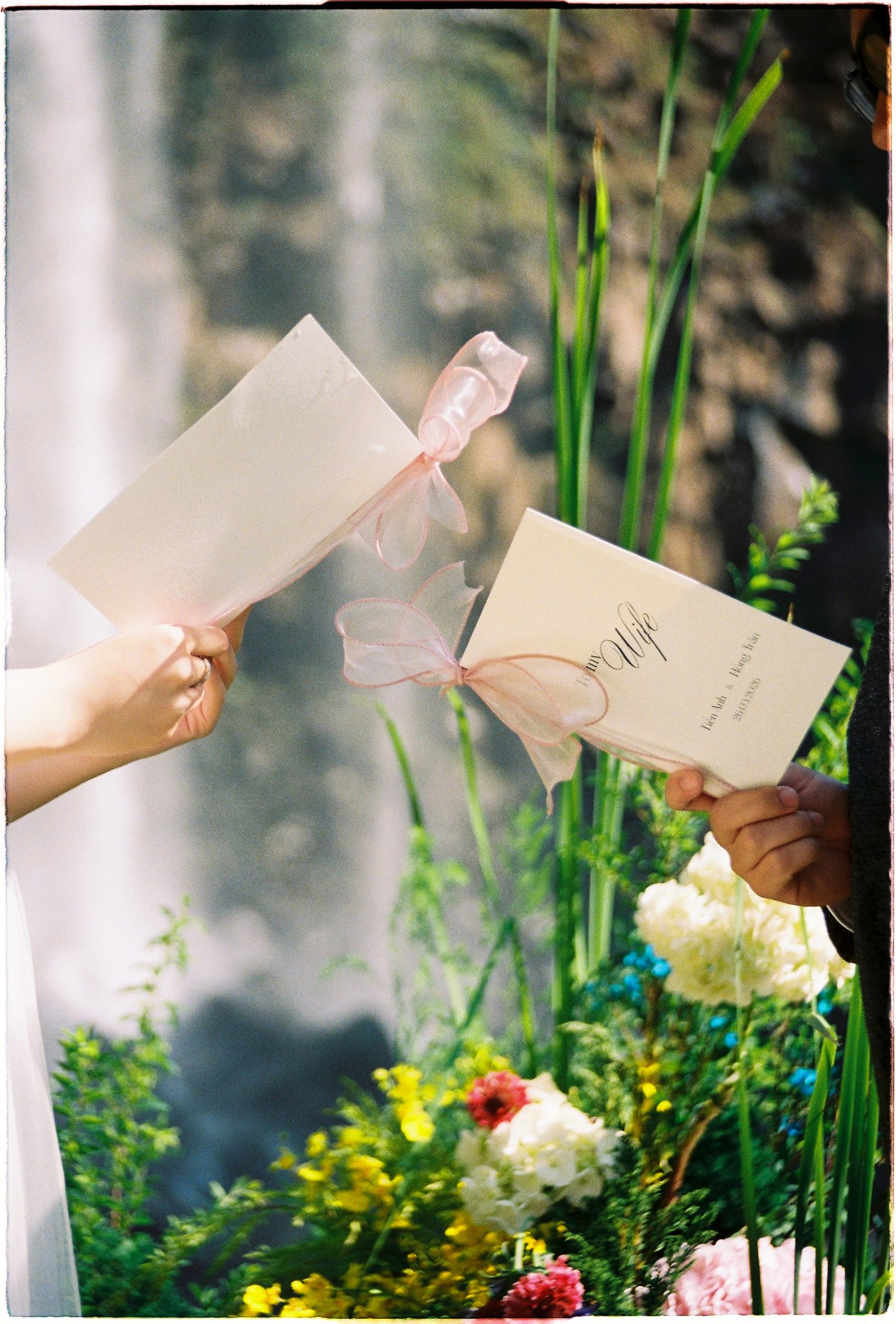 A Da Lat Waterfall Elopement on 35mm Film — Tiến Anh & Trân's Private Vow Ceremony at Liêng Chi Nha & Suối Tía