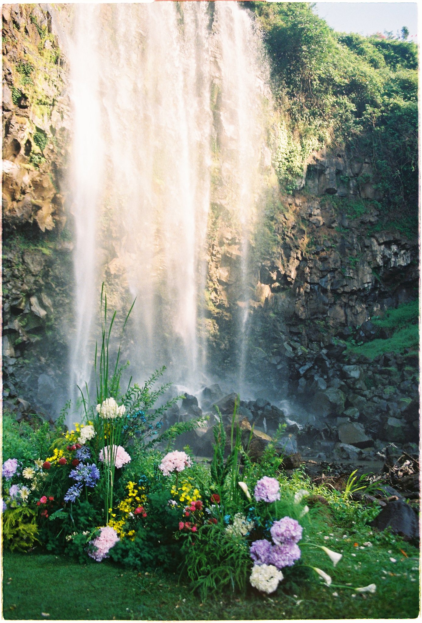 A Da Lat Waterfall Elopement on 35mm Film — Tiến Anh & Trân's Private Vow Ceremony at Liêng Chi Nha & Suối Tía