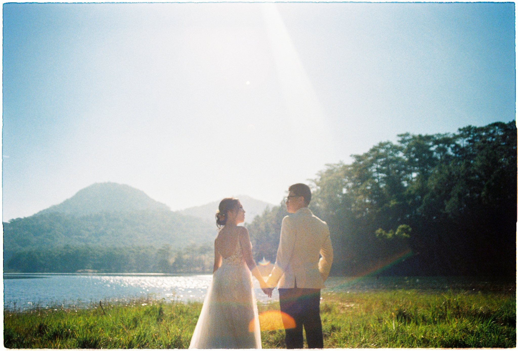 A Da Lat Waterfall Elopement on 35mm Film — Tiến Anh & Trân's Private Vow Ceremony at Liêng Chi Nha & Suối Tía
