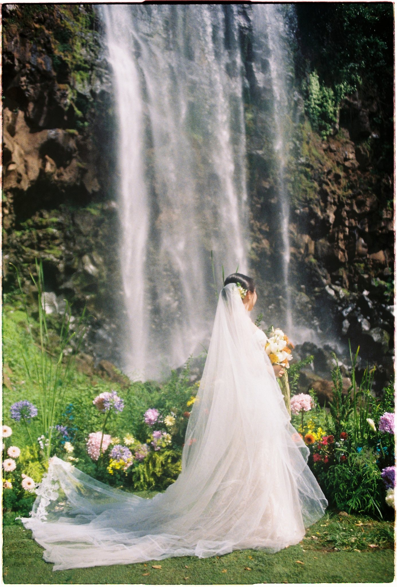 A Da Lat Waterfall Elopement on 35mm Film — Tiến Anh & Trân's Private Vow Ceremony at Liêng Chi Nha & Suối Tía