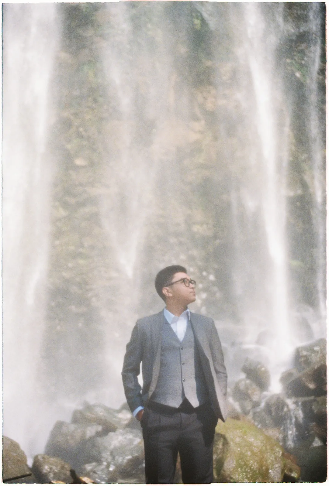 A Da Lat Waterfall Elopement on 35mm Film: Tiến Anh & Trân's Private Vow Ceremony at Liêng Chi Nha & Suối Tía