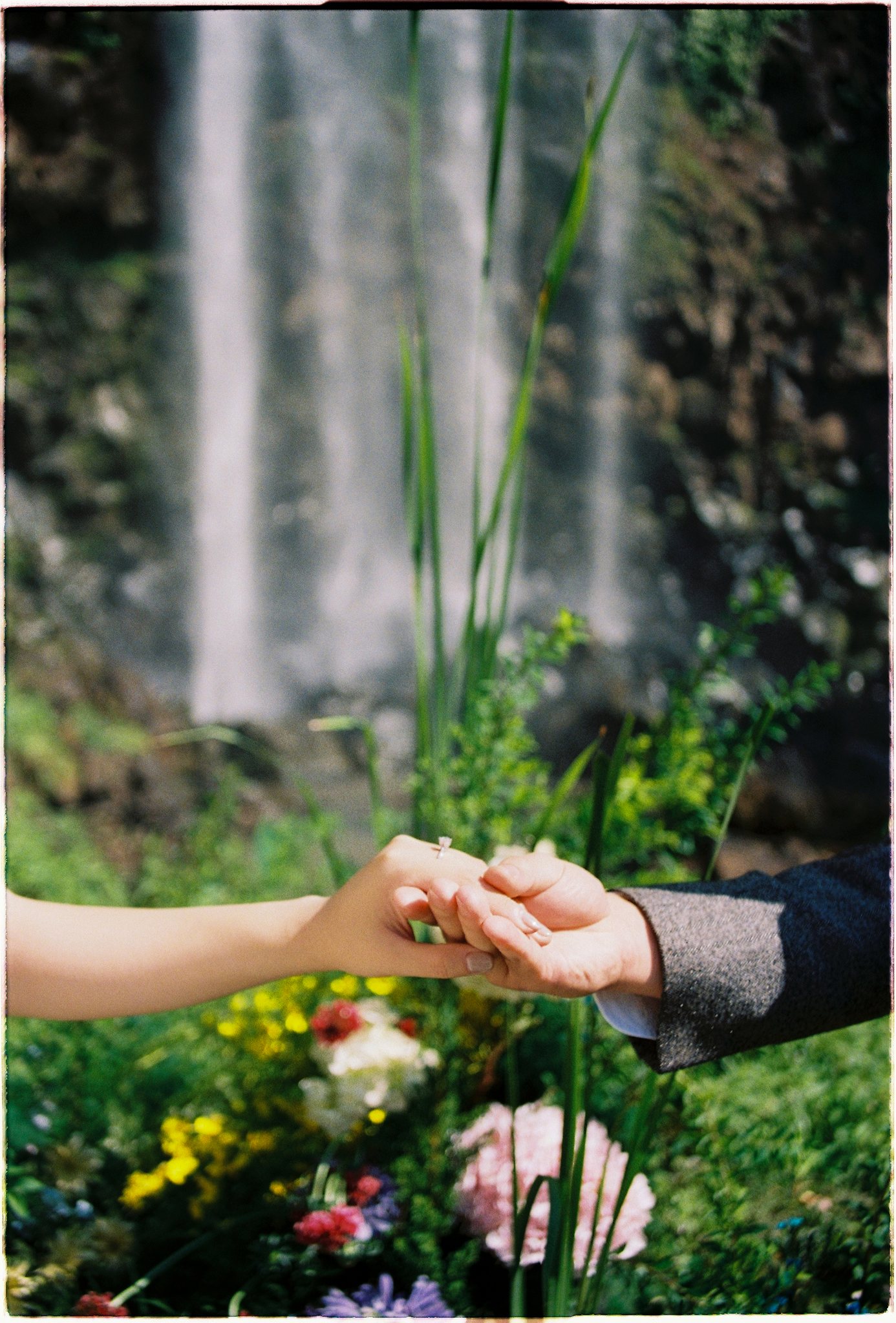 A Da Lat Waterfall Elopement on 35mm Film — Tiến Anh & Trân's Private Vow Ceremony at Liêng Chi Nha & Suối Tía