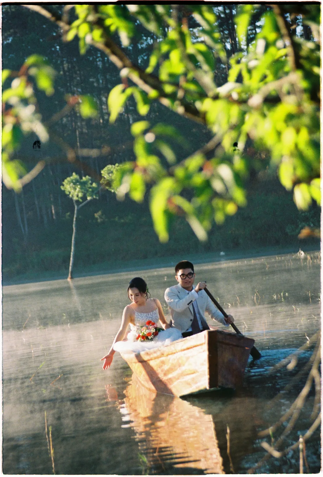 A Da Lat Waterfall Elopement on 35mm Film: Tiến Anh & Trân's Private Vow Ceremony at Liêng Chi Nha & Suối Tía