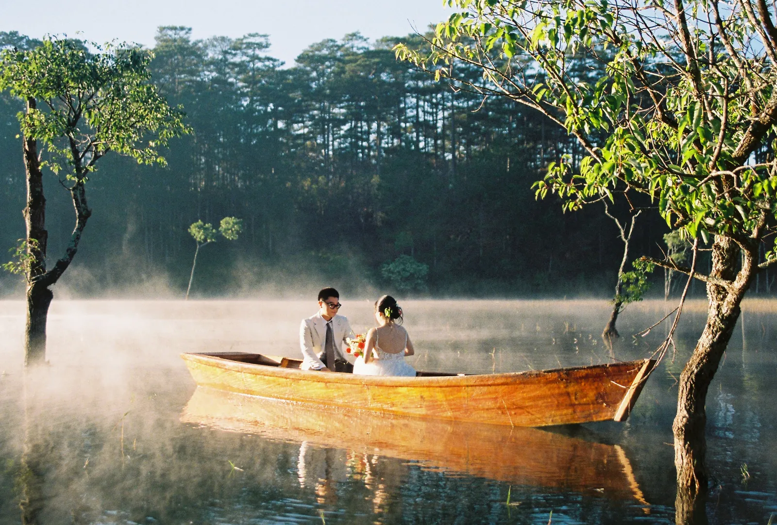 A Da Lat Waterfall Elopement on 35mm Film: Tiến Anh & Trân's Private Vow Ceremony at Liêng Chi Nha & Suối Tía