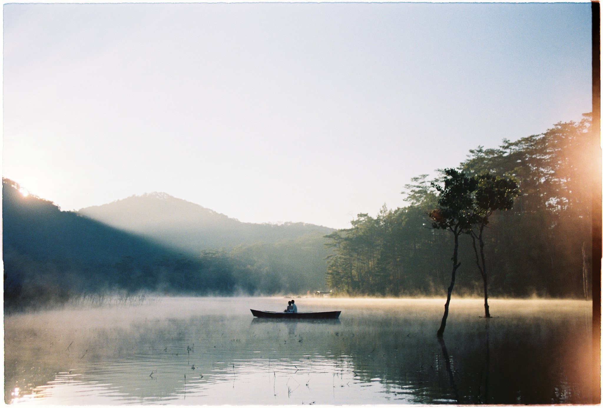 A Da Lat Waterfall Elopement on 35mm Film — Tiến Anh & Trân's Private Vow Ceremony at Liêng Chi Nha & Suối Tía