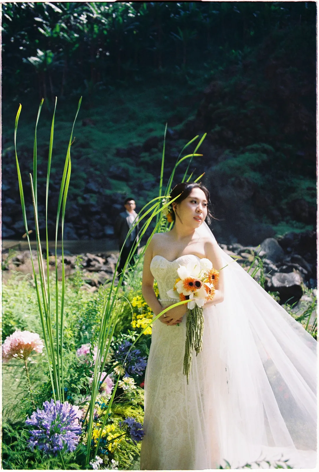 A Da Lat Waterfall Elopement on 35mm Film: Tiến Anh & Trân's Private Vow Ceremony at Liêng Chi Nha & Suối Tía