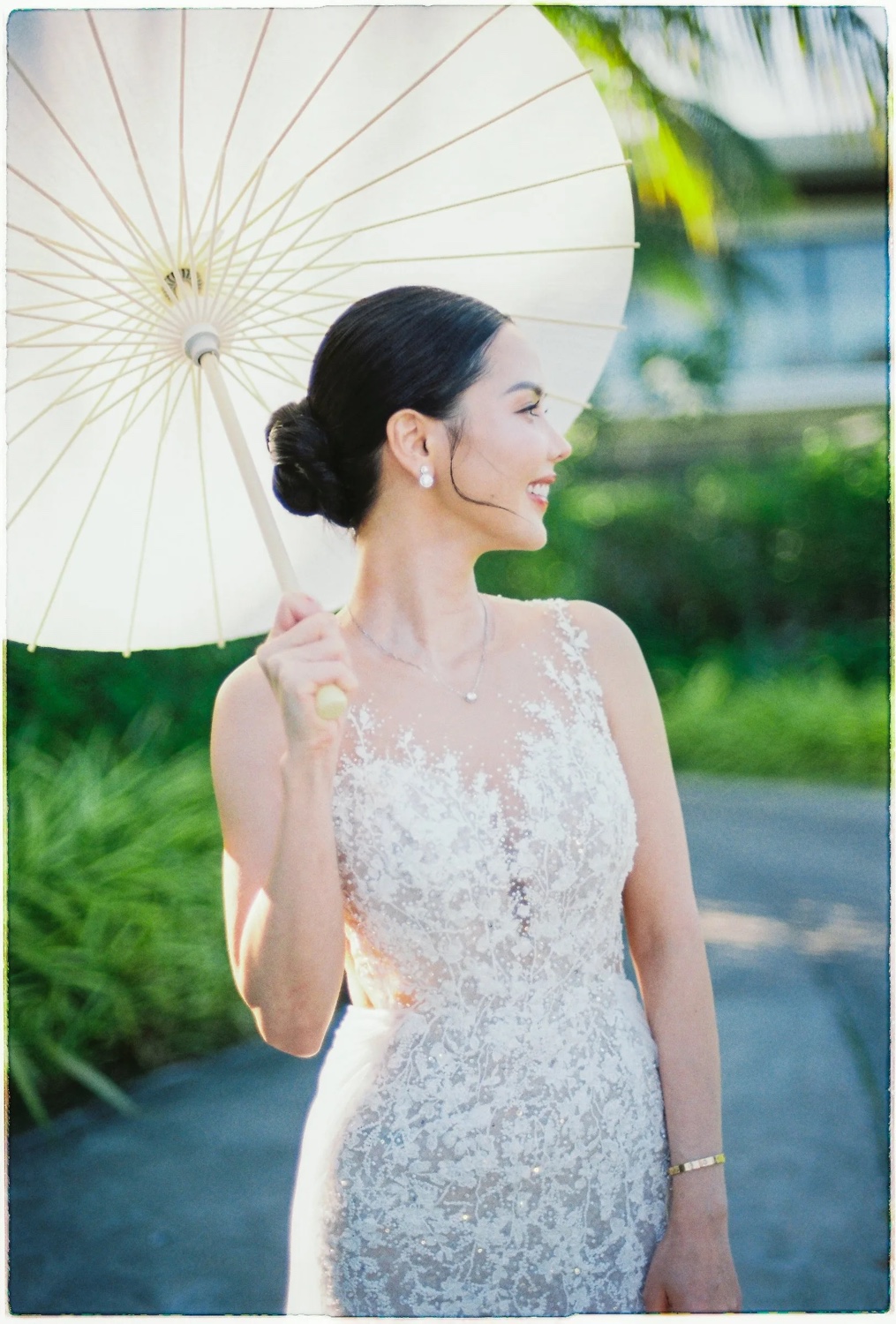 Film bridal portrait in Vietnam by TIMO Wedding