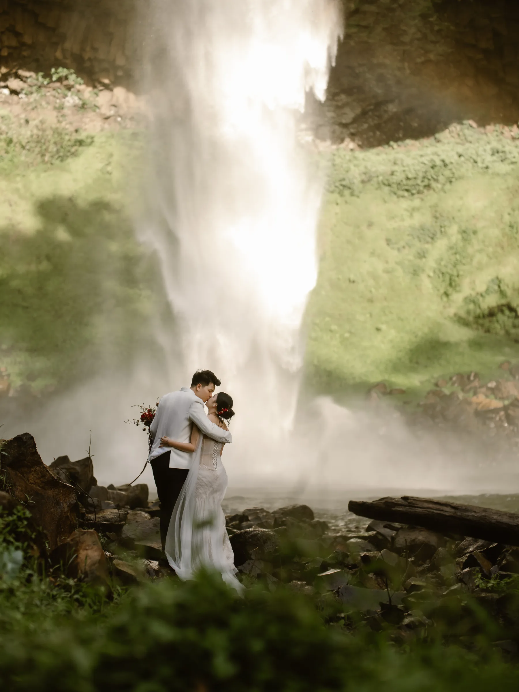 A quiet moment in the mist, at the base of the falls.