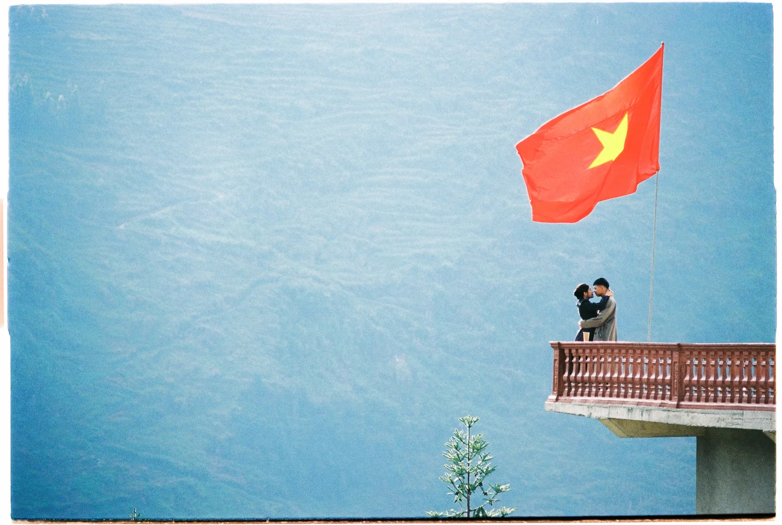 Chụp ảnh cưới Hà Giang: Hành trình phim trên Cao nguyên đá Đồng Văn | Bằng & Tiên