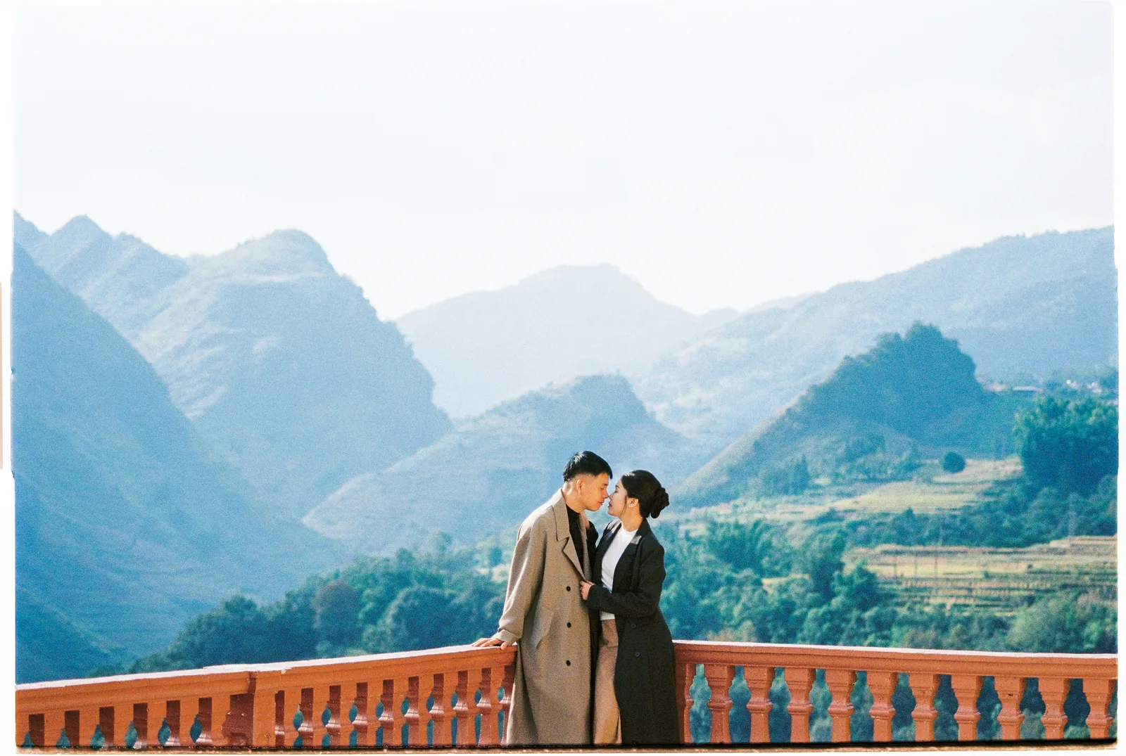 Chụp ảnh cưới Hà Giang: Hành trình phim trên Cao nguyên đá Đồng Văn | Bằng & Tiên