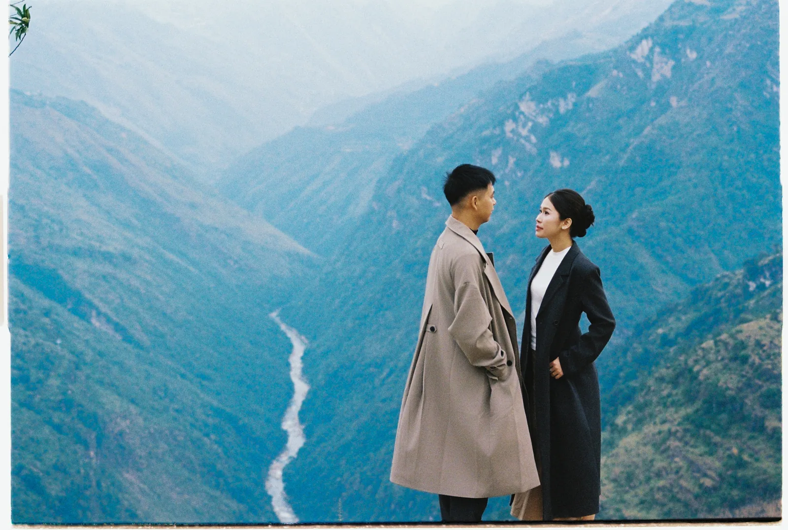 Chụp ảnh cưới Hà Giang: Hành trình phim trên Cao nguyên đá Đồng Văn | Bằng & Tiên