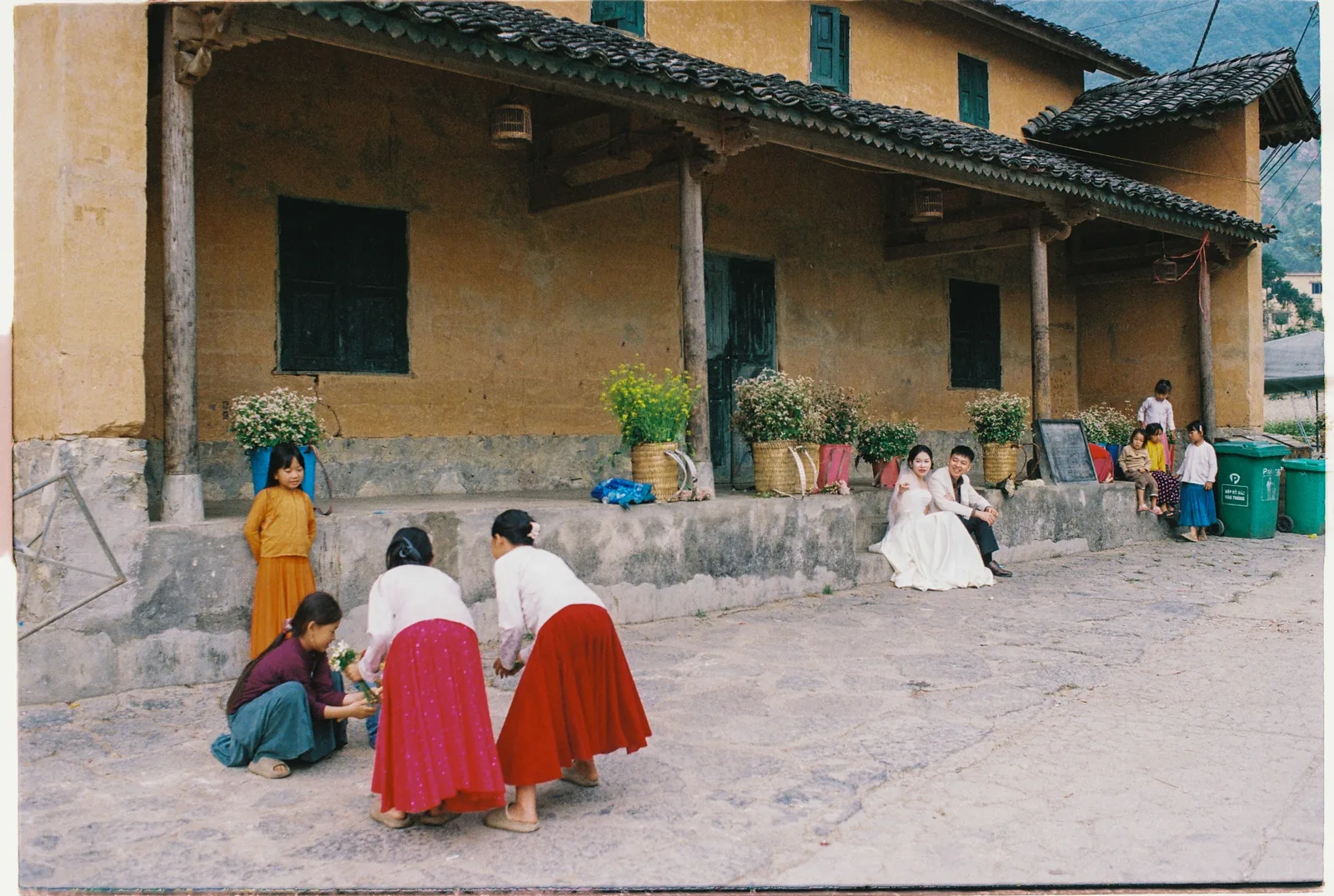 Chụp ảnh cưới Hà Giang: Hành trình phim trên Cao nguyên đá Đồng Văn | Bằng & Tiên