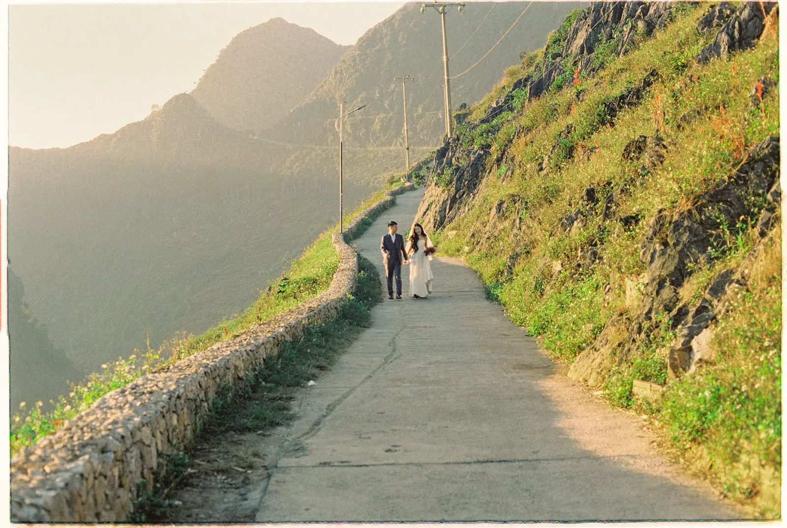 A Hà Giang Film Pre-Wedding on the Đồng Văn Karst Plateau | Bằng & Tiên