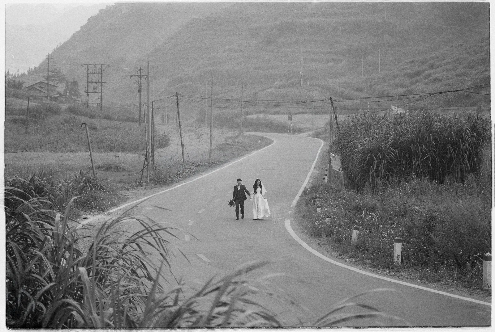 Chụp ảnh cưới Hà Giang: Hành trình phim trên Cao nguyên đá Đồng Văn | Bằng & Tiên