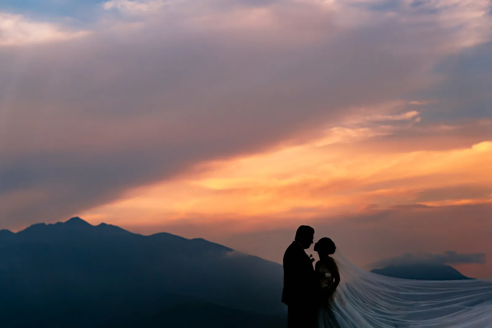 An Intimate Beach Vow Ceremony at Mikazuki Da Nang | Tiffany & Jacob
